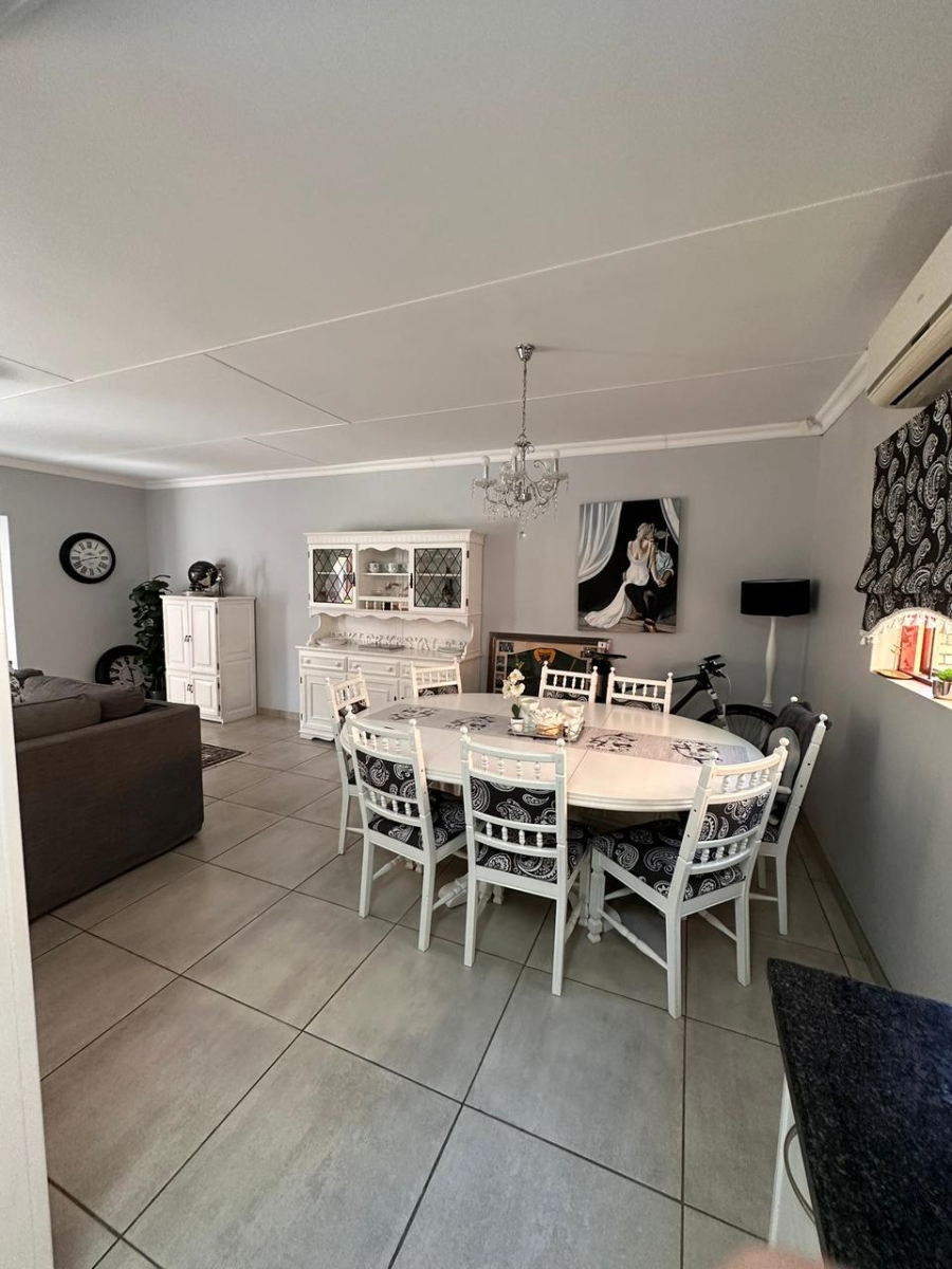 To Let 3 Bedroom Property for Rent in Flamwood North West